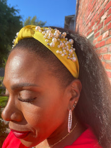 PEARL SATEEN KNOTTED HEADBAND
